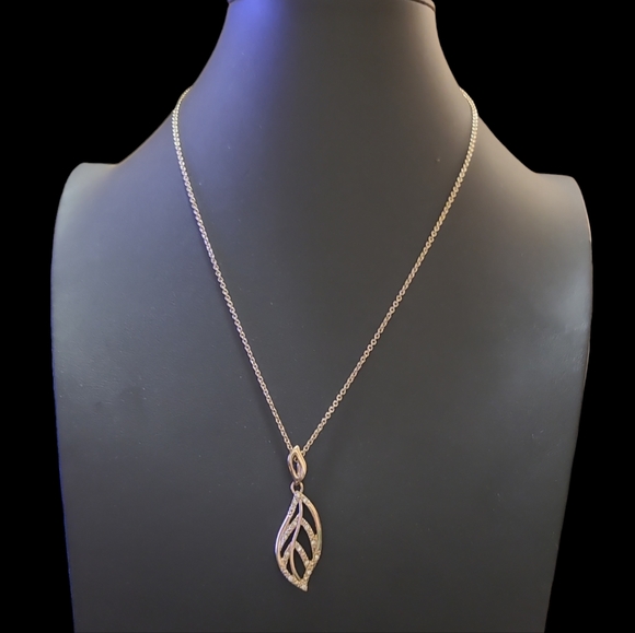 Handmade Jewelry - Vintage Metal Leaf Charm Necklace 19" Lot 10